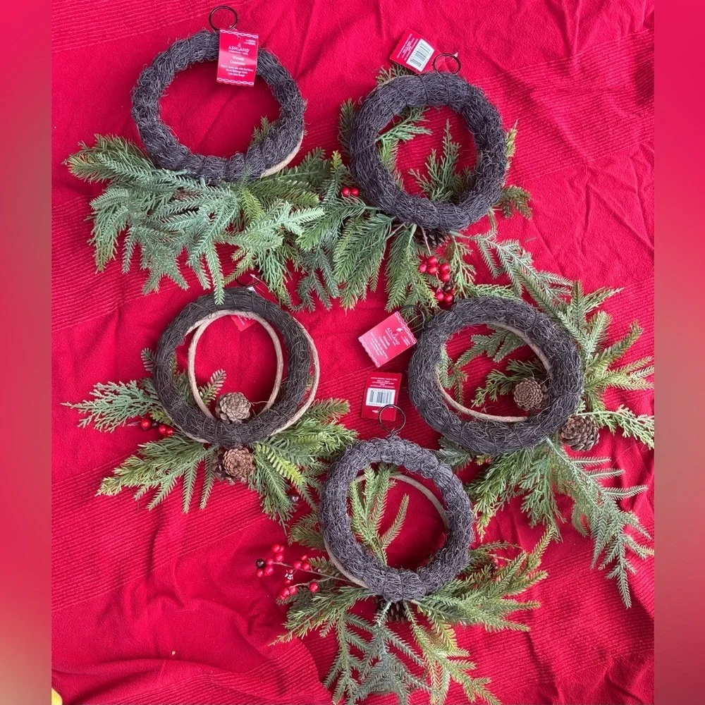 NWT set of 5 faux pine & cedar mix with red berry Christmas wreaths bundle